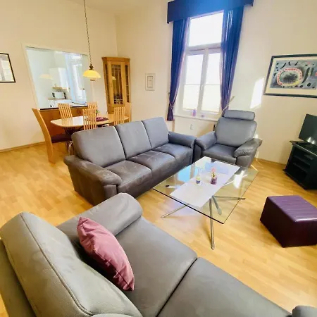 Berringer, Leuchtfeuer, Direkt An Der Promenade *