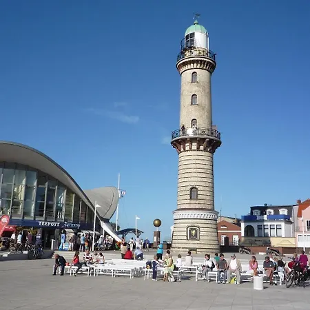 Berringer, Leuchtfeuer, Direkt An Der Promenade Rostock